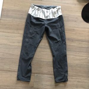 LOW PRICE MOVING- LULULEMON CROPPED LEGGINGS